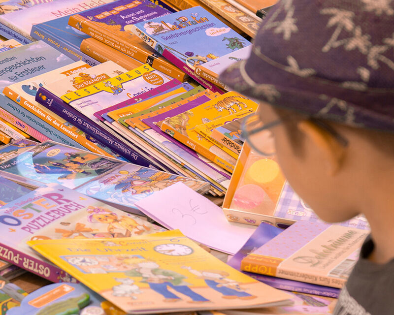 Thema: B&uuml;cherfloh&shy;markt auf dem Kids Campus