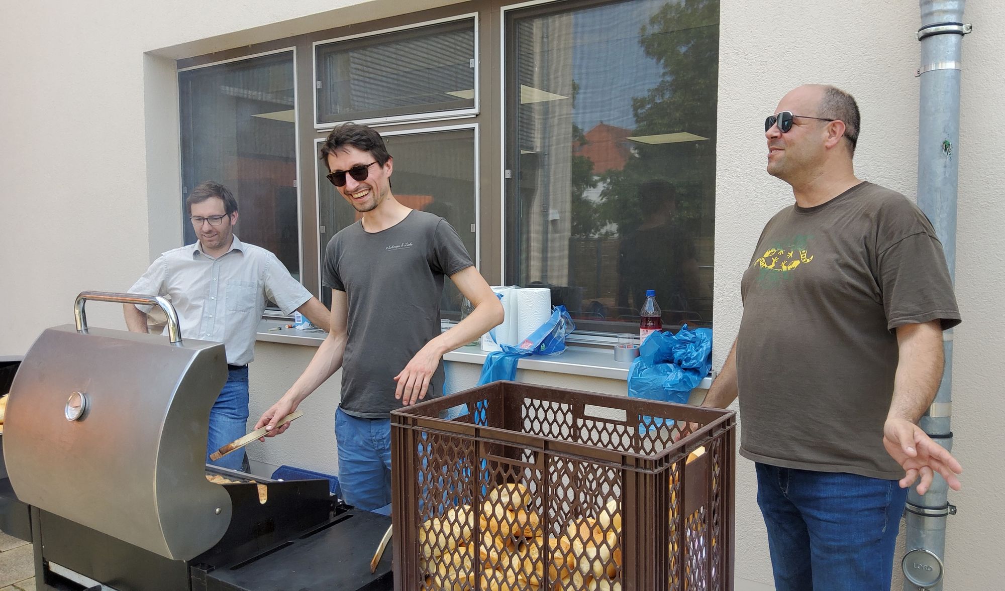 © SEB Leipzig Drei Männer grillen