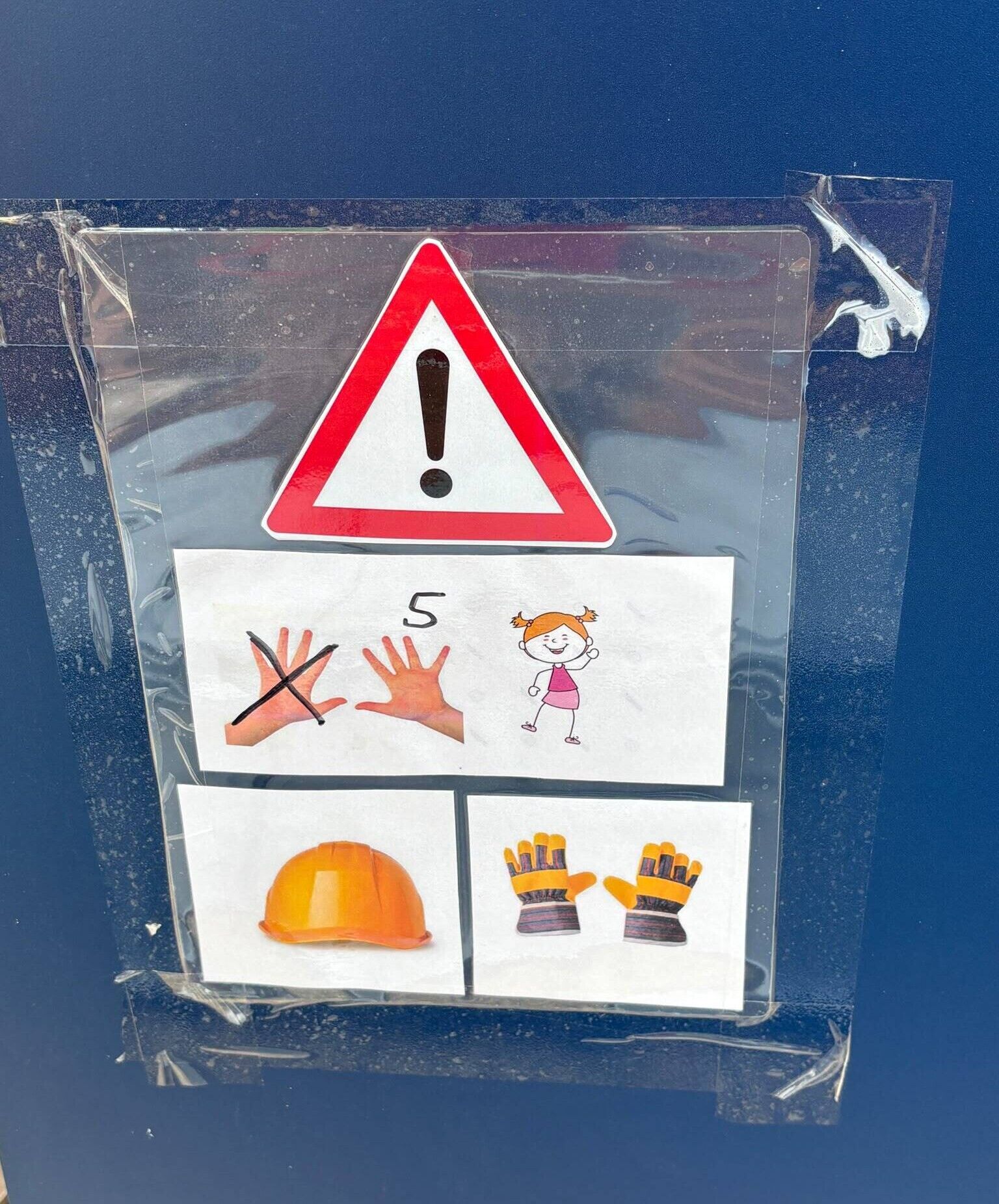 Hinweisschilder zum verhalten auf der Baustelle