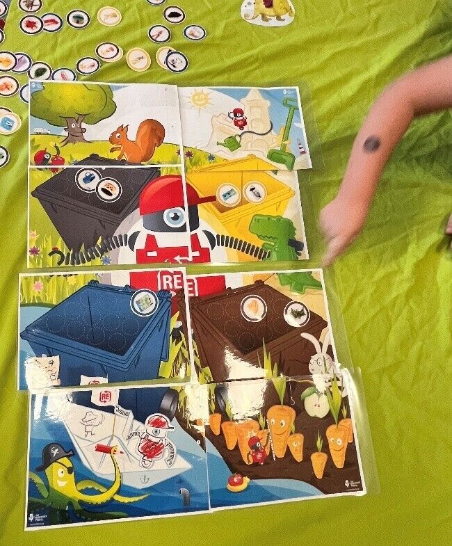 Ein Puzzle mit Mülltonnen