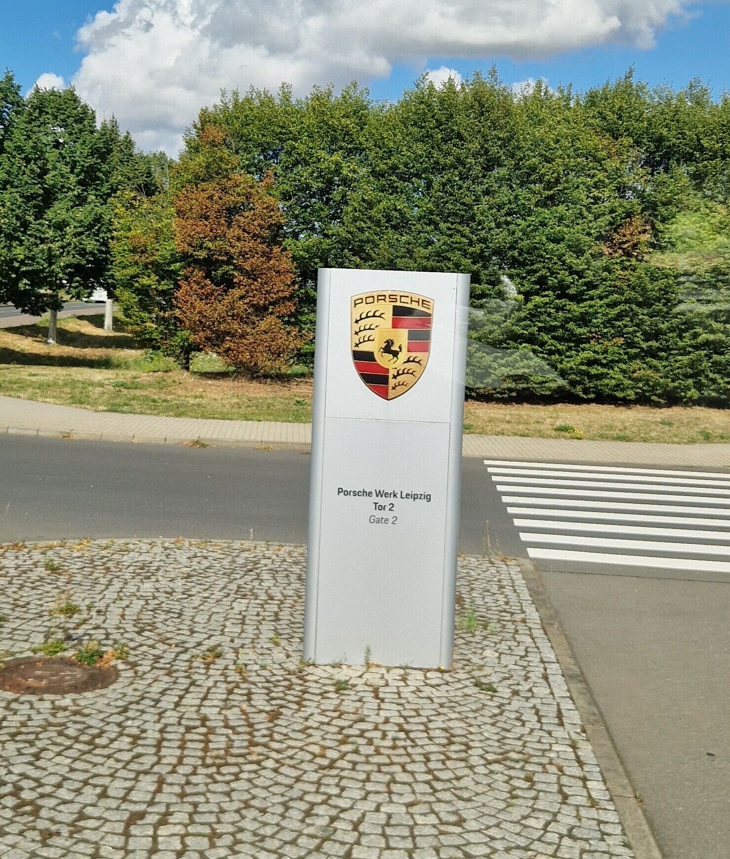 Das Schild am Eingang zu Porsche